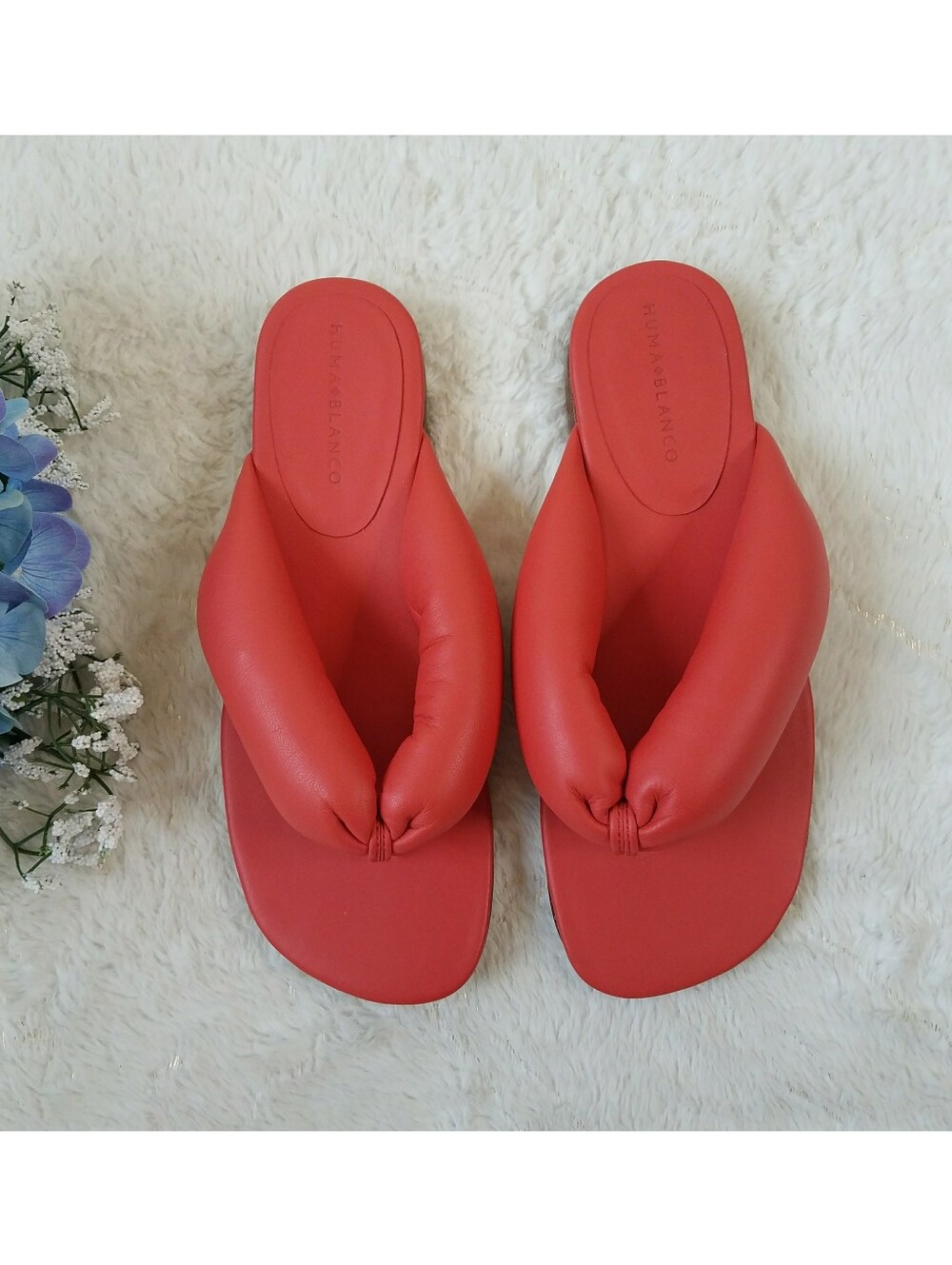 Huma Blanco Leather Thong Sandals